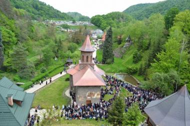 PELERINAJ ÎN TREI PROVINCII ISTORICE: OLTENIA - BANAT - ARDEAL