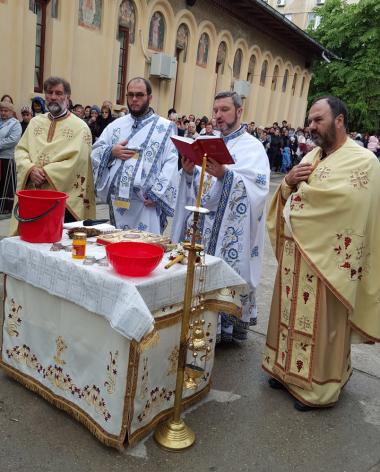 SFINȚIREA AGHEASMEI MICI LA PRAZNICUL IZVORULUI TĂMĂDUIRII