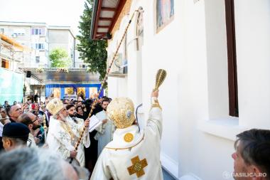 BISERICA PAROHIALĂ A FOST RESFINȚITĂ!