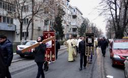 Procesiune cu moastele Sfintilor Ambrozie si Nicolae