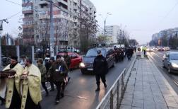 Procesiune cu moastele Sfintilor Ambrozie si Nicolae